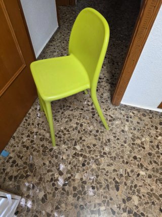 Silla alta infantil verde