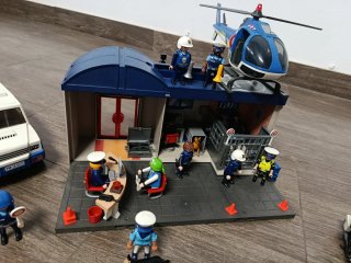 Comisaría y vehículos Playmobil