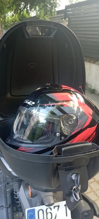 Baúl Givi con portaequipajes Yamaha NMAX