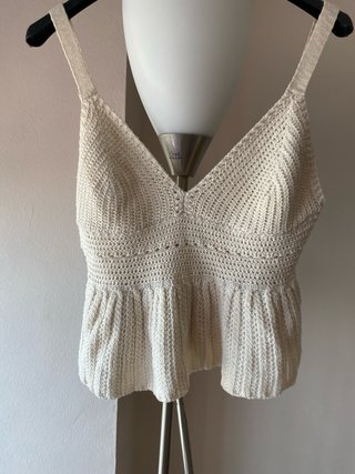Top punto peplum beige