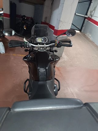 Triumph Explorer 1200 Negra