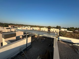 Montador placas solares y soldador