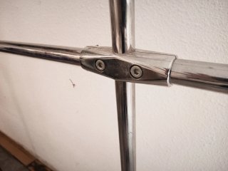 Perchero de pared metálico