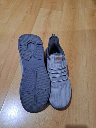 Zapatillas deportivas Fitville grises y naranjas