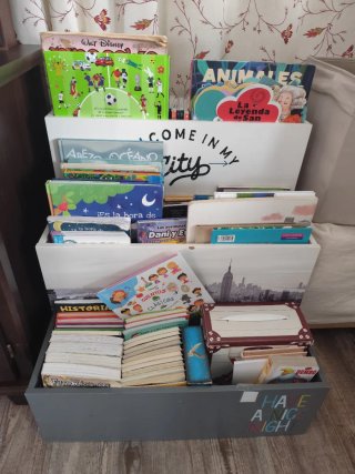 Estantería infantil para libros (sin libros)