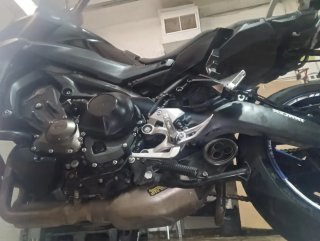 Yamaha Tracer 900 Negra/Morada