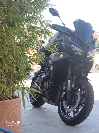 Yamaha Tracer 900 Negra/Morada