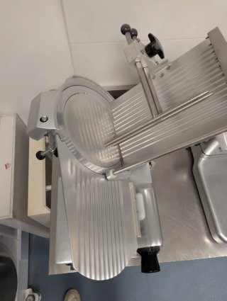Corta fiambres automática 320mm