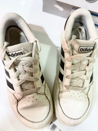 Zapatillas Adidas Blancas y Negras