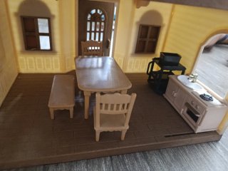 Casa Sylvanian Families con figuras