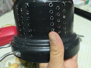 Scolapaste in metallo nero