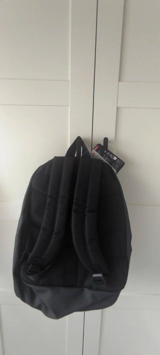 Mochila juvenil azul y negra.Nueva con etiqueta.
