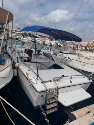 Barco Glastron LaRaya Adventure 214