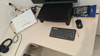 Scrivania in legno e metallo per ufficio