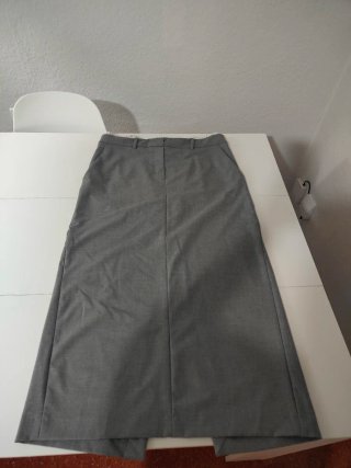 Falda larga gris
