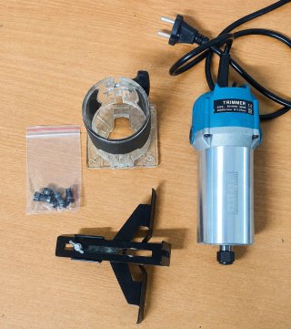 Fresadora manual 800w con accesorios