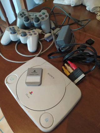 Consola play station One Blanca +2 Mandos