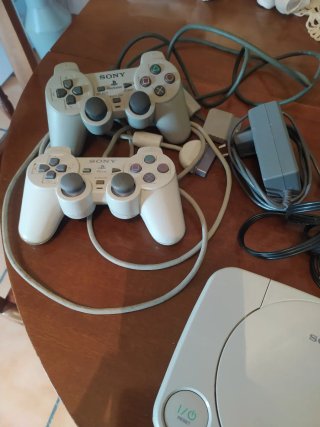 Consola play station One Blanca +2 Mandos
