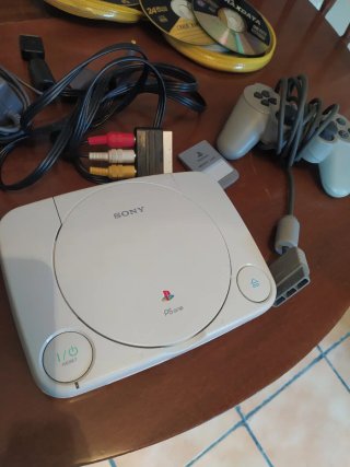 Consola play station One Blanca +2 Mandos