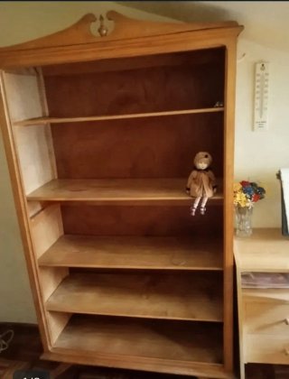 Estantería de madera