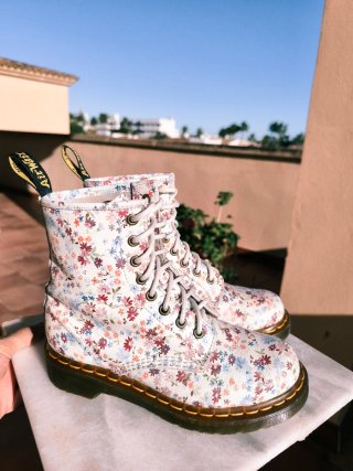 Botines Dr. Martens Florales piel suave N° 37