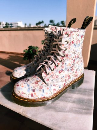 Botines Dr. Martens Florales piel suave N° 37