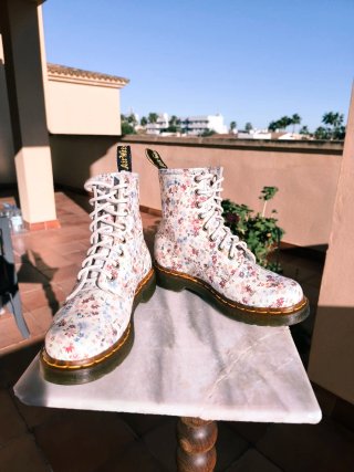 Botines Dr. Martens Florales piel suave N° 37