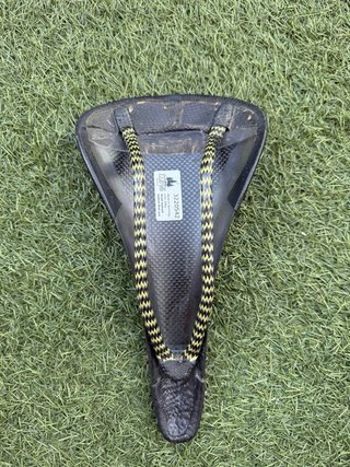 Sillín Tune Speedneedle Carbono
