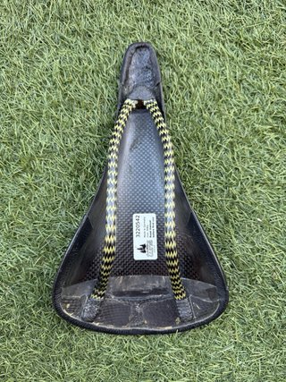 Sillín Tune Speedneedle Carbono