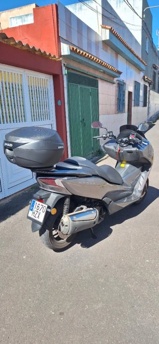 Honda Forza 300 Maxi Scooter Gris