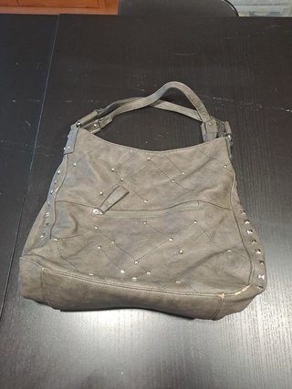 Borsa a tracolla grigia con borchie