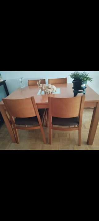Mesa comedor madera + 4 sillas