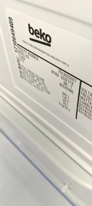 Nevera Beko combi plateada con mariposa
