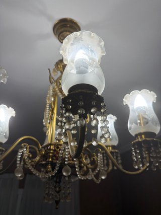 Elegante Lámpara de Cristal Dorada