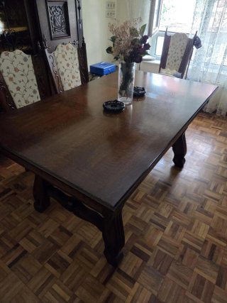 Conjunto Mesa y Sillas Antiguas