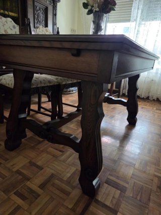 Conjunto Mesa y Sillas Antiguas