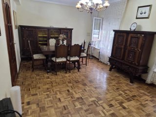 Conjunto Mesa y Sillas Antiguas