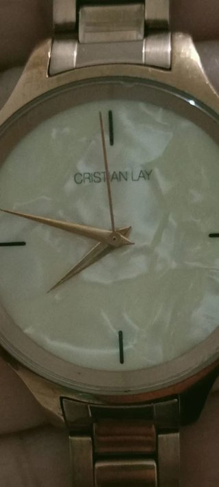 Reloj Cristian Lay Dorado y Blanco