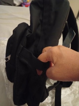 Zaino YUB Seven nero con zip fucsia