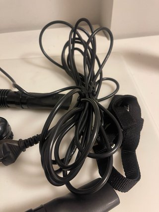 Aspiradora UFESA 800W Sin Bolsa Portátil