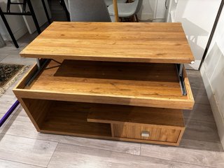 Mesa de centro elevable de madera