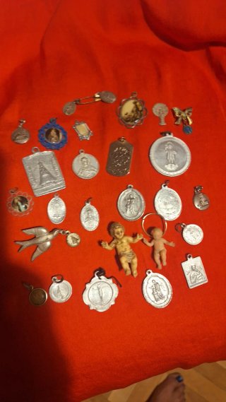 Lote medallas religiosas