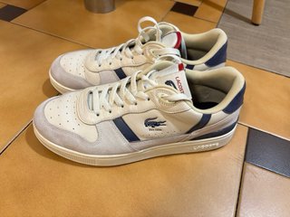 Zapatillas Lacoste Hombre Blancas y Azules, beige.