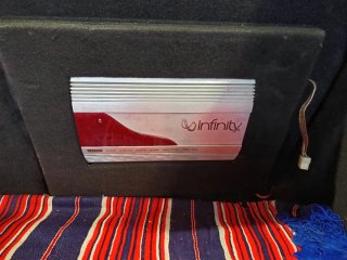 Bandeja Seat Leon 1 con altavoces ocultos y etapa
