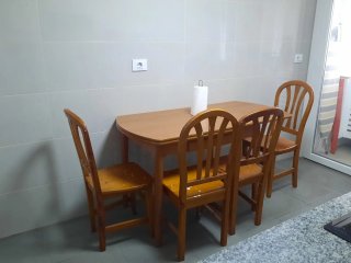 Conjunto de mesa extensible con 5 sillas