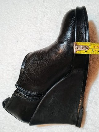 Botines de cuña de piel negros