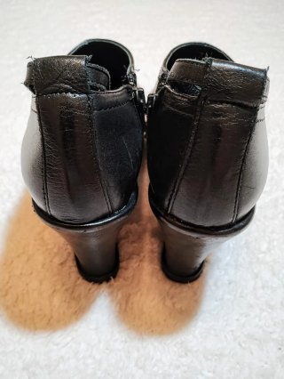 Botines de cuña de piel negros