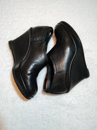 Botines de cuña de piel negros