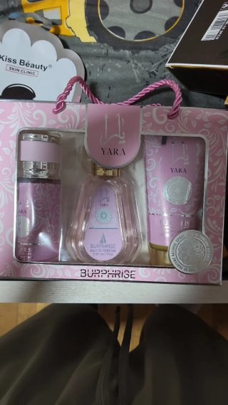 Set Perfume YARA Burphrise Rosa y Plata