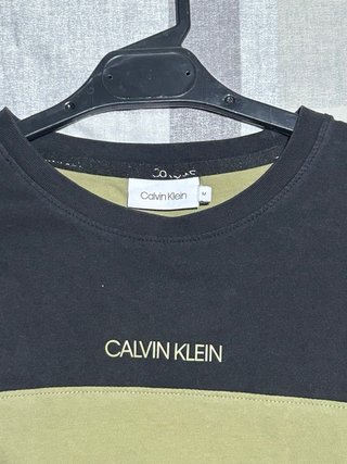 Camiseta Calvin Klein bicolor